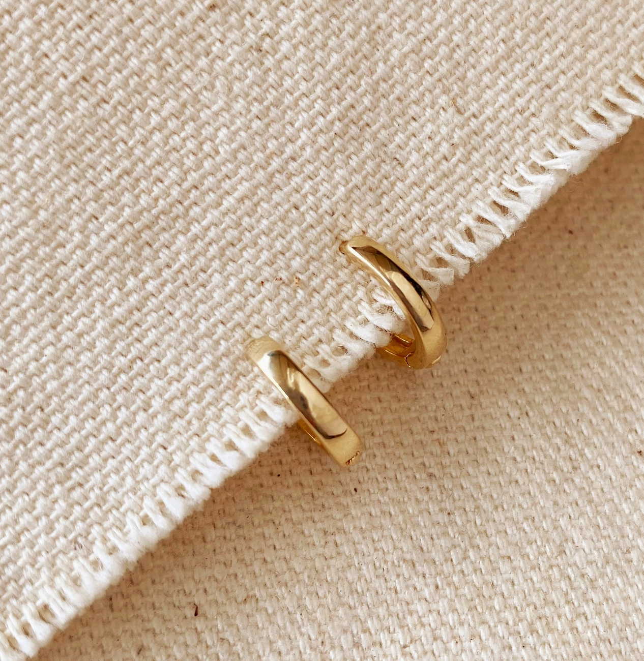 Mini Gold Clicker Hoops